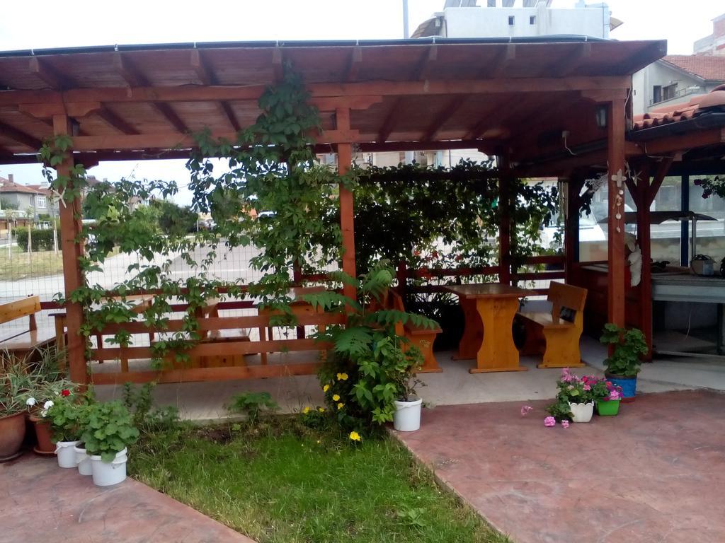 Alba Family Club Hotel Primorsko Buitenkant foto
