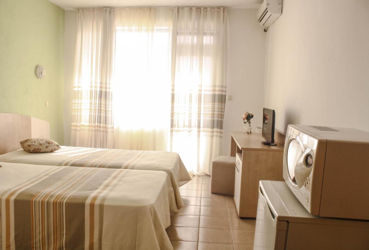 Alba Family Club Hotel Primorsko Buitenkant foto