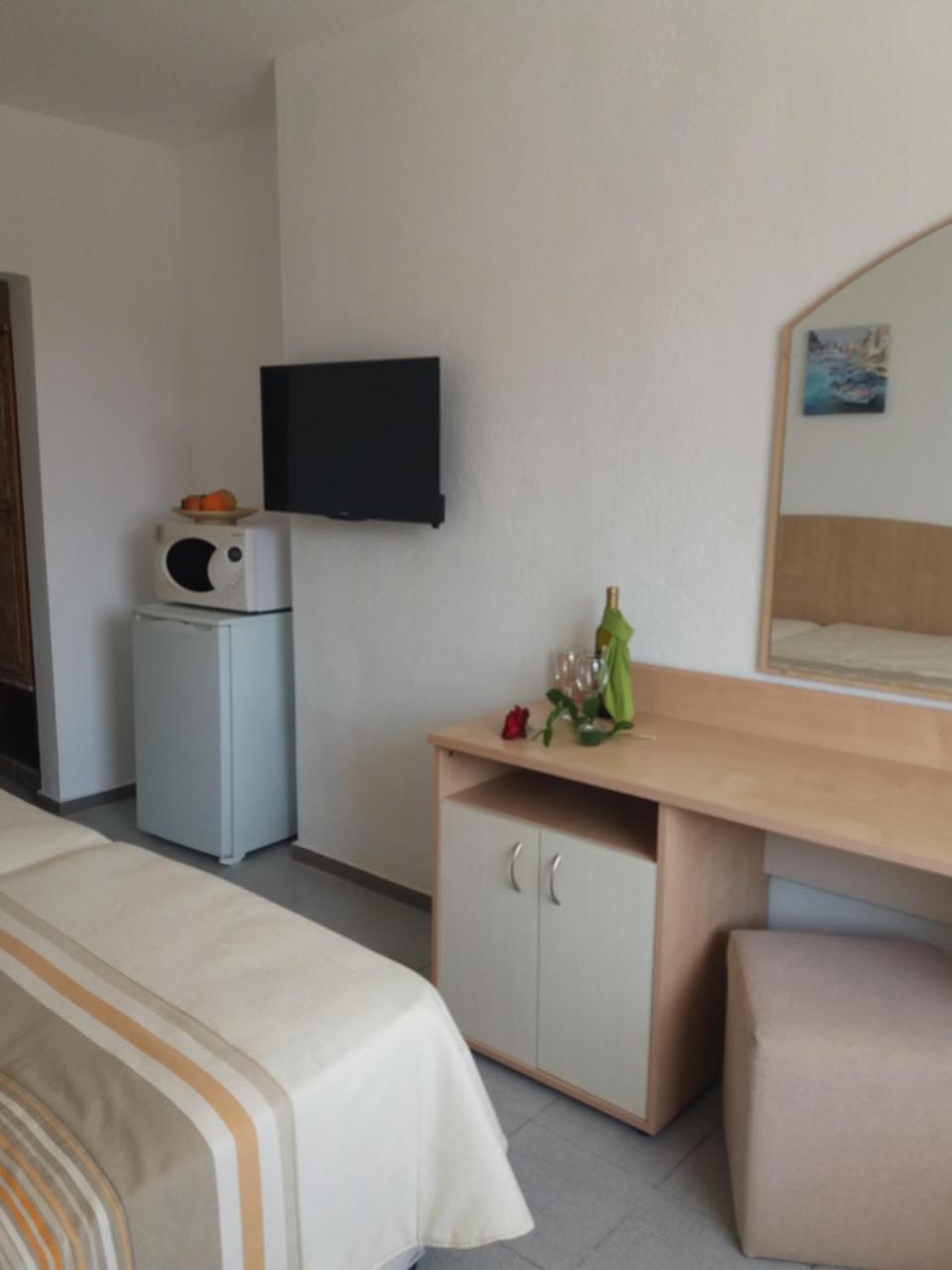 Alba Family Club Hotel Primorsko Buitenkant foto