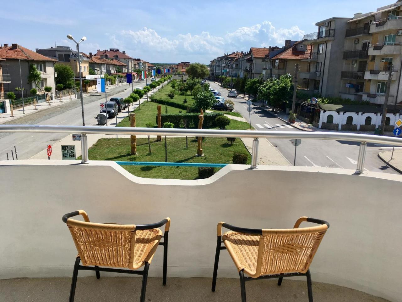 Alba Family Club Hotel Primorsko Buitenkant foto