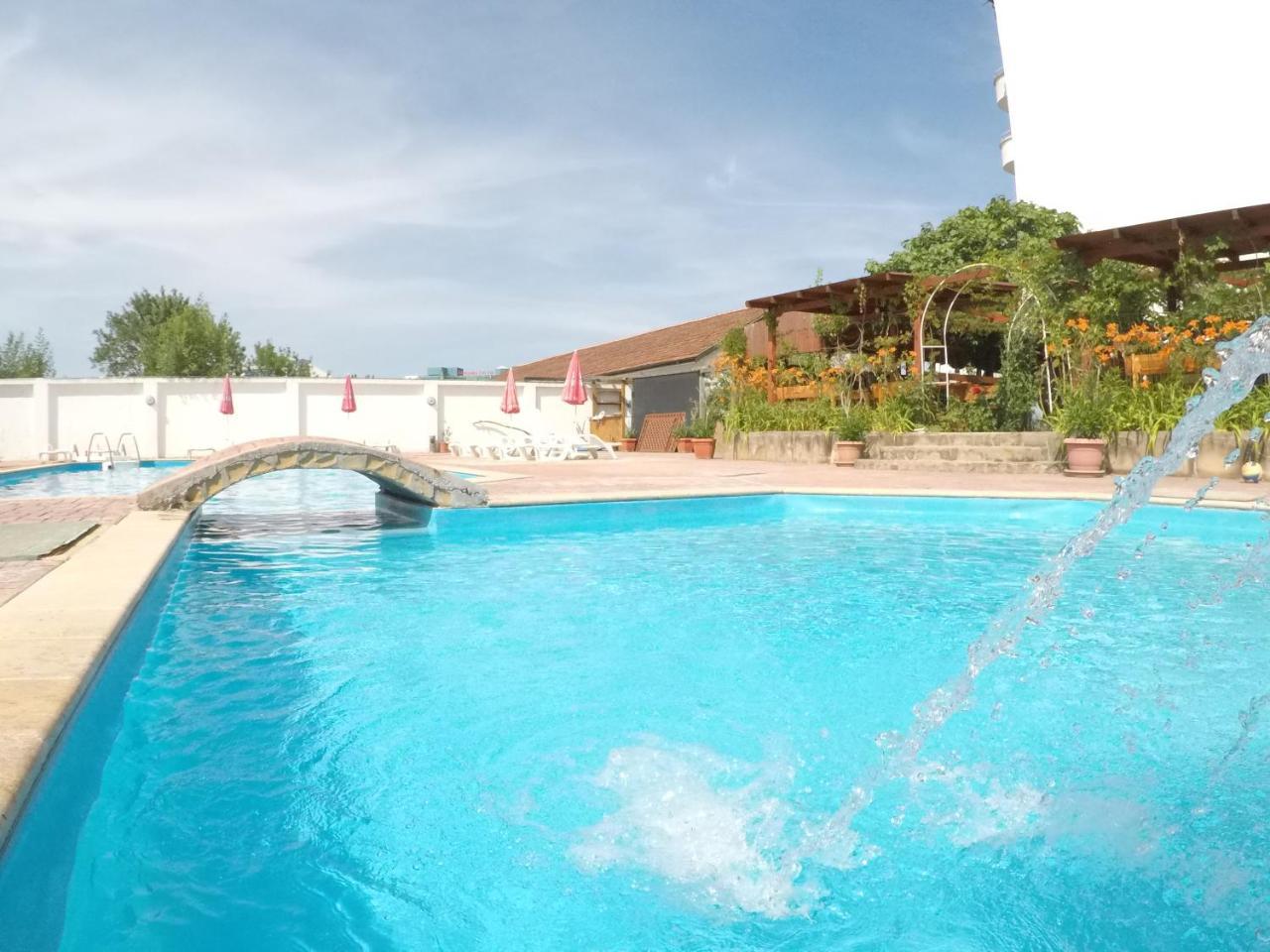Alba Family Club Hotel Primorsko Buitenkant foto