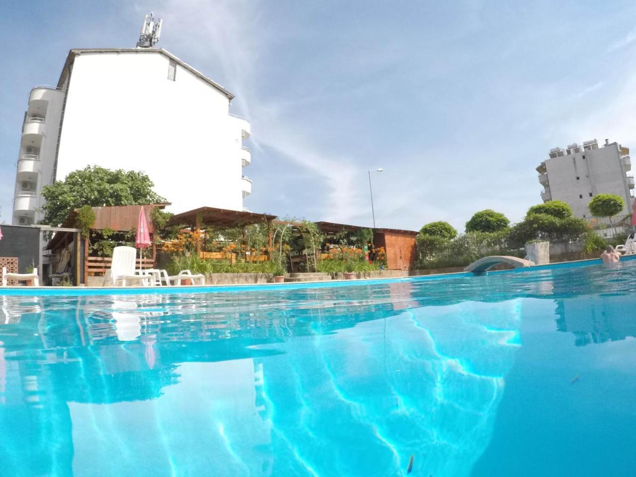 Alba Family Club Hotel Primorsko Buitenkant foto