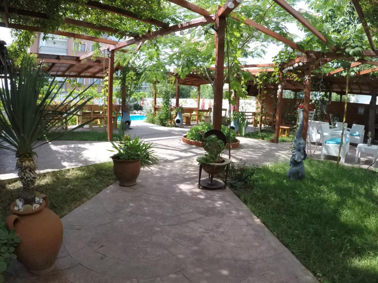 Alba Family Club Hotel Primorsko Buitenkant foto