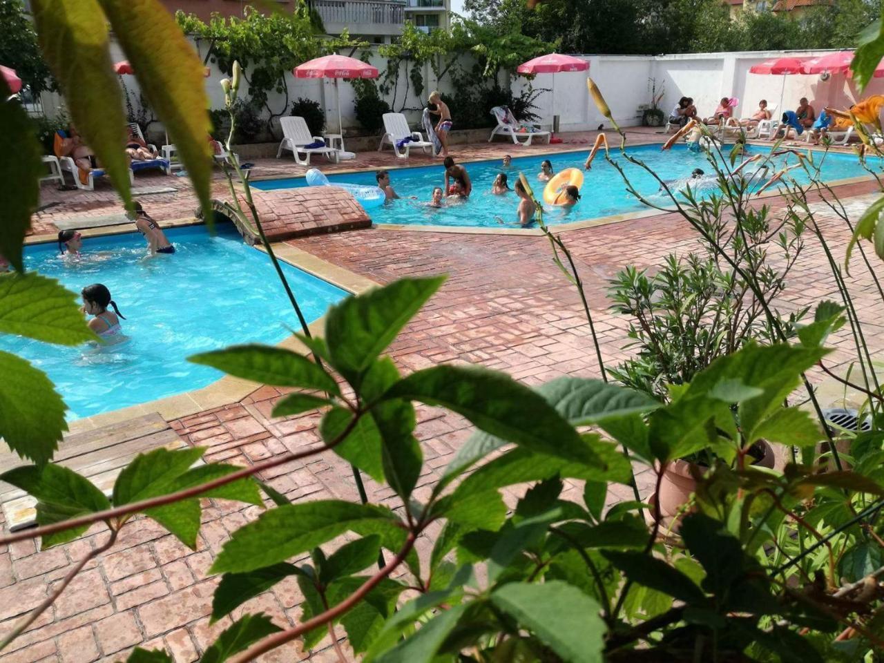 Alba Family Club Hotel Primorsko Buitenkant foto