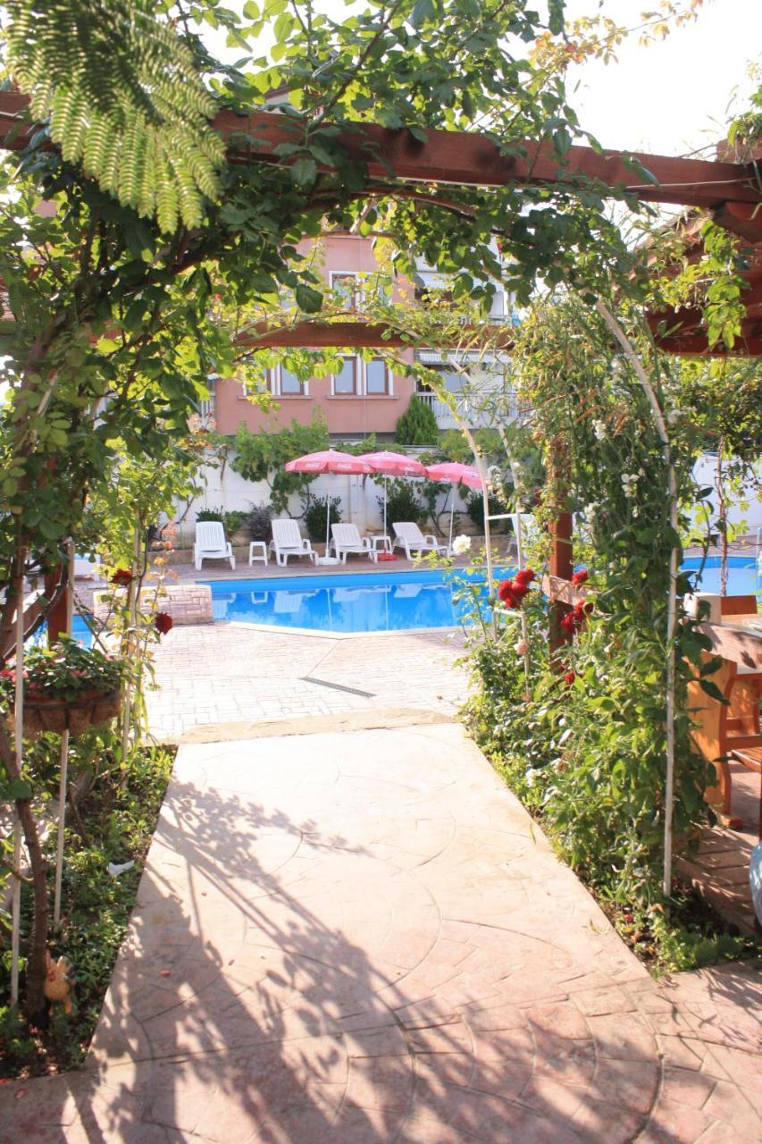 Alba Family Club Hotel Primorsko Buitenkant foto