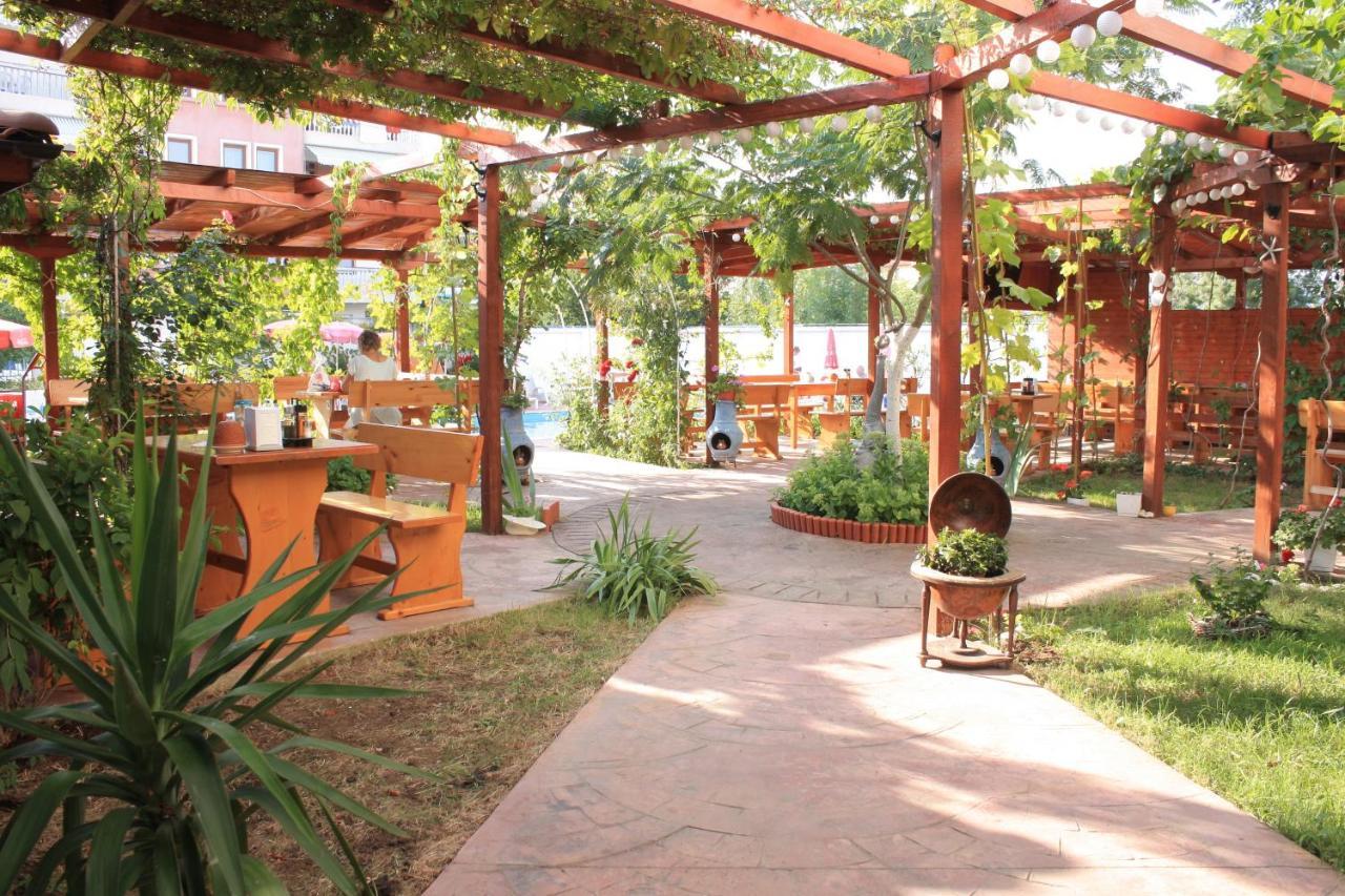 Alba Family Club Hotel Primorsko Buitenkant foto