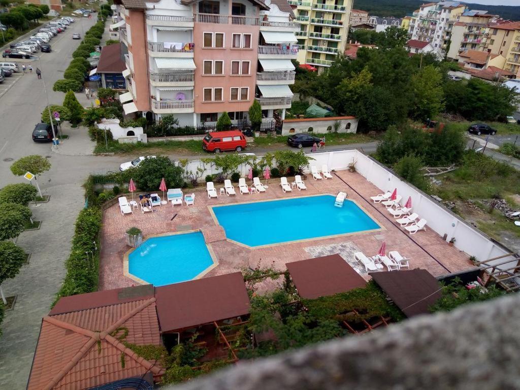 Alba Family Club Hotel Primorsko Buitenkant foto